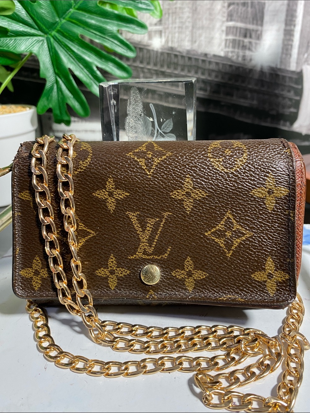 Authentic Louis Vuitton Vintage Monogram Bifold Zippy Wallet